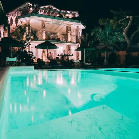 Aquamarina Con Jacuzzi & Apart-hotel 4*