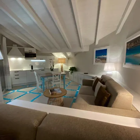 Апарт-отель Aquamarina Con Jacuzzi Riservata & Порто-Пино