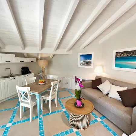 Aquamarina Con Jacuzzi Riservata & 4* Порто-Пино