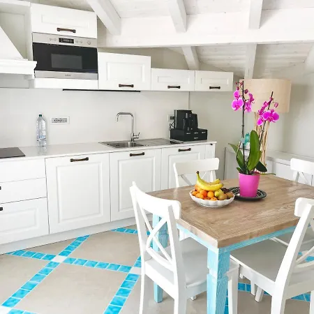 Aquamarina Con Jacuzzi Riservata & 4* Порто-Пино