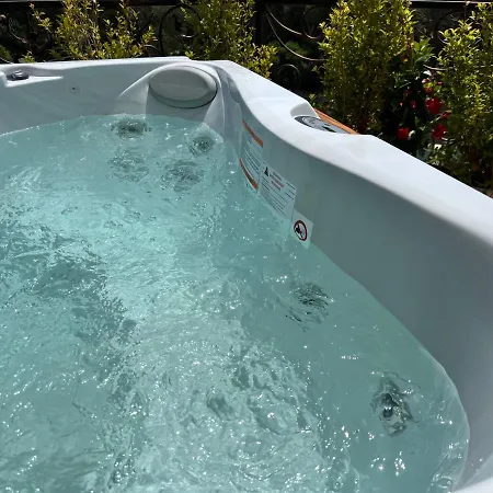 Aquamarina Con Jacuzzi & Apart-hotel