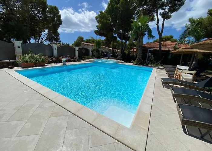 Aparthotel Aquamarina Con Jacuzzi Riservata &