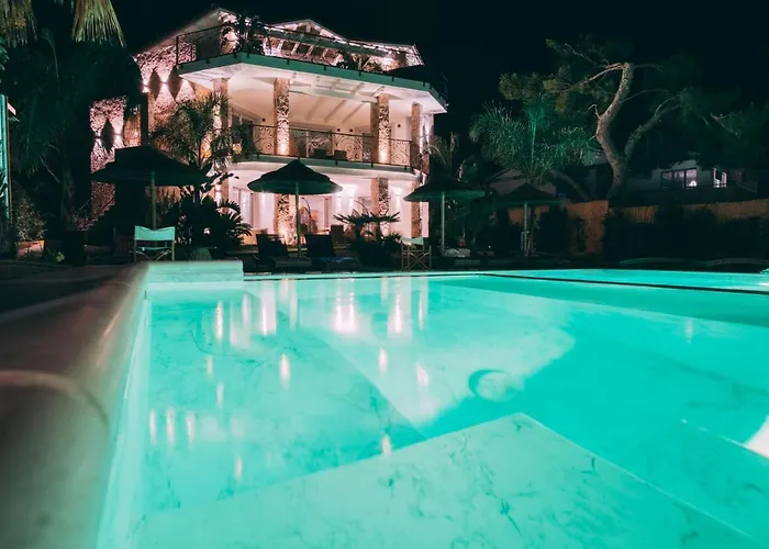 Aquamarina Con Jacuzzi Riservata & Aparthotel 4*