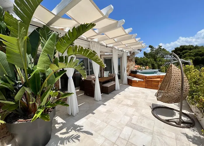 Aquamarina Con Jacuzzi Riservata & Aparthotel 4*