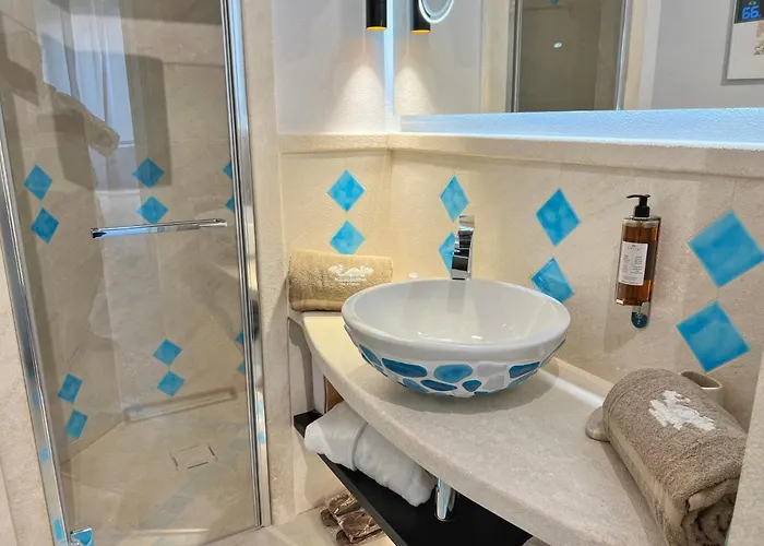 Aquamarina Con Jacuzzi Riservata & Aparthotel Porto Pino