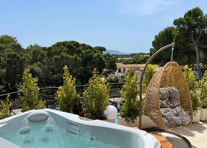 Aquamarina Con Jacuzzi Riservata & Aparthotel Porto Pino